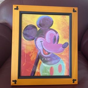 Disney 8x10 wood photo frame, very good condition.